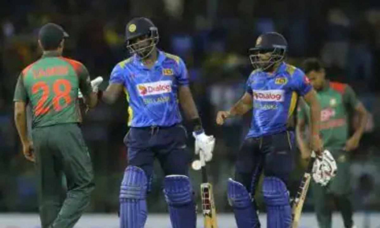 Cricket Image for श्रीलंका के दो खिलाड़ी और कोच हुए कोविड पॉज़ीटिव, पहले वनडे पर मंडराए खतरे के बादल
