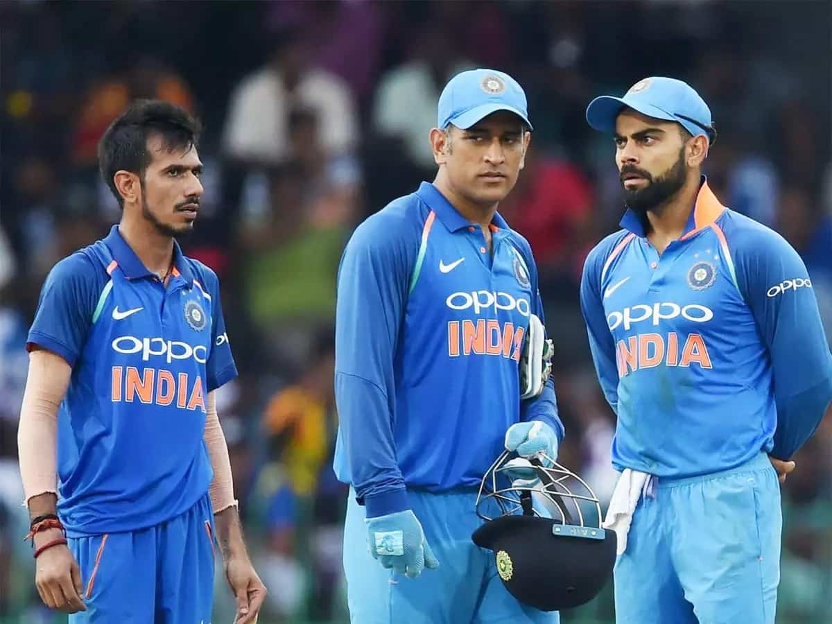 Chahal answers on better captain between Dhoni and Kohli Chahal answers on better captain between Dhoni and Kohli