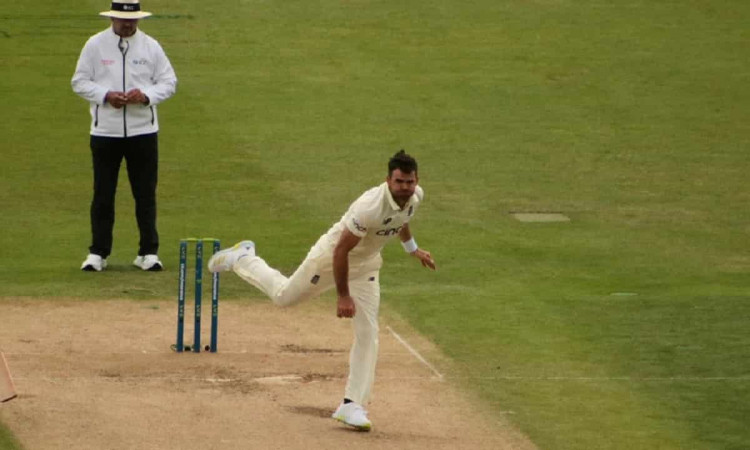 Cricket Image for जेम्स एंडरसन ने पारी की पहली गेंद डालते ही बनाया अनोखा रिकॉर्ड, ऐसा करने वाले इकलौ