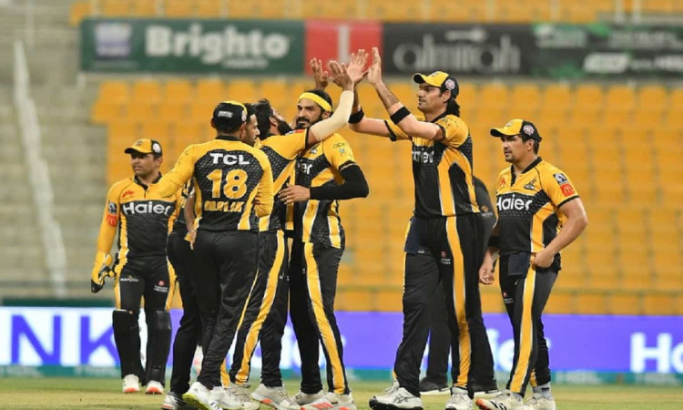 PSL 6 - Peshwar Zalmi beat Islamabad united by 8 wickets to reach in the final