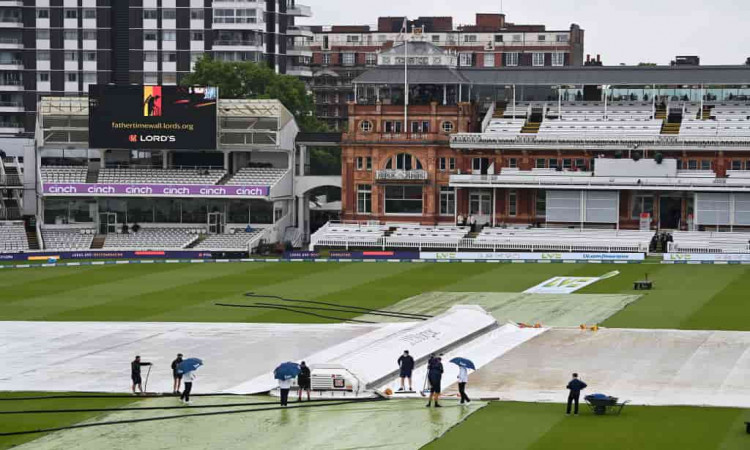 Cricket Image for 1st Test: बारिश की भेंट चढ़ा तीसरे दिन का खेल, नहीं फेंकी गई एक भी गेंद