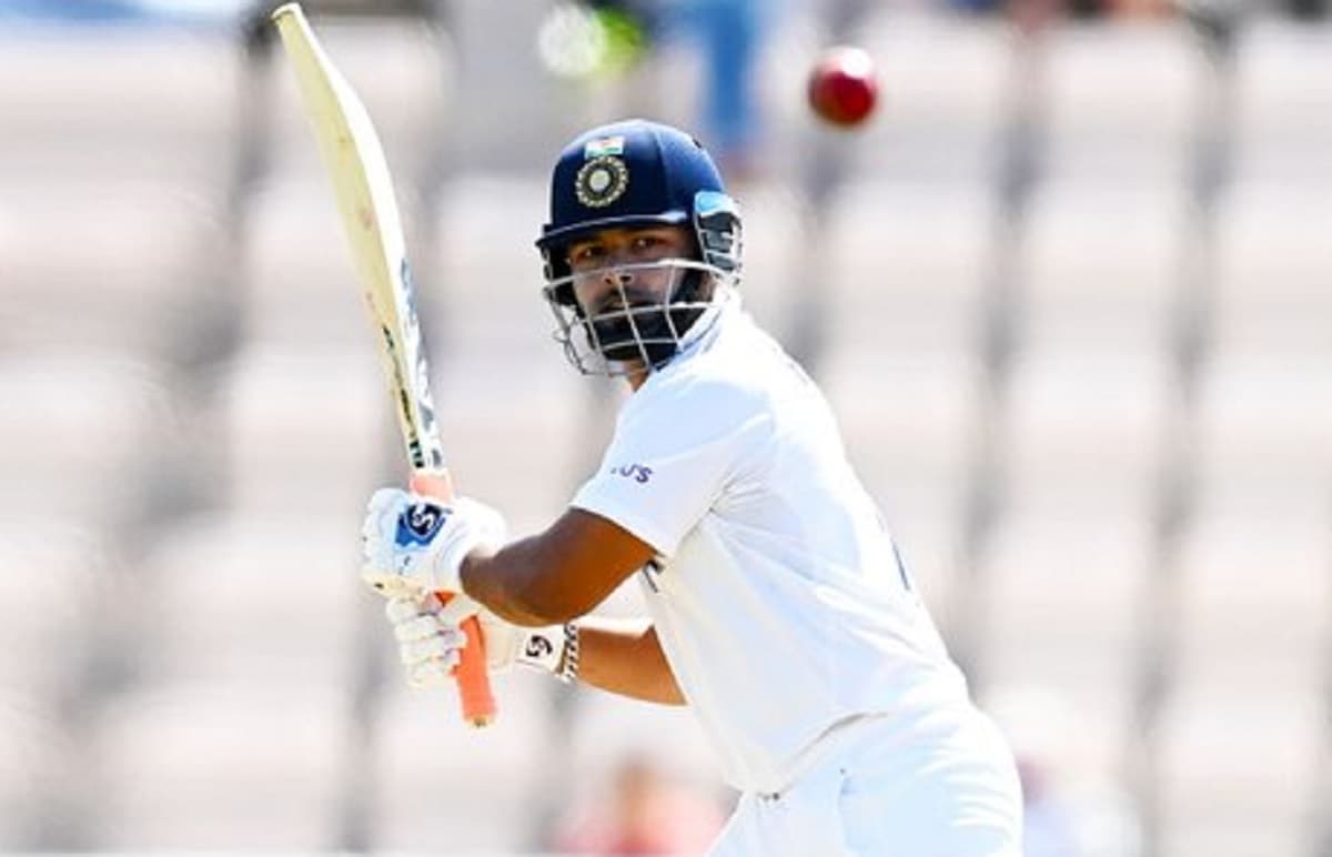 India 130/5 at Lunch on Day 6, lead by 98 runs India 130/5 at Lunch on Day 6, lead by 98 runs