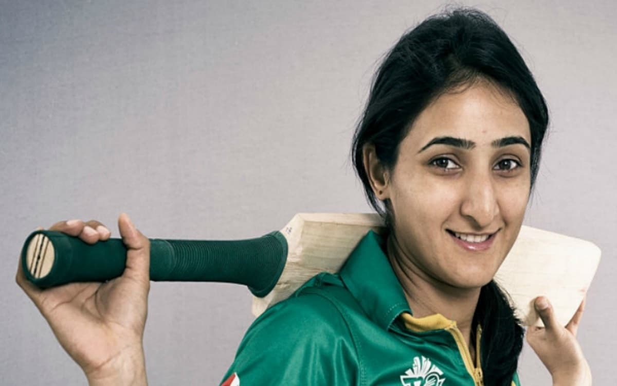 Cricket Image for Pcb Issued Central Contract For Women Players Bismah Maroof Retained In Category A