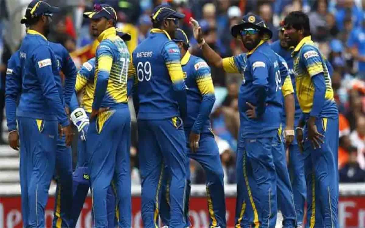 भारत के खिलाफ सीरीज से पहले श्रीलंका को लगा बड़ा झटका, ये दिग्गज खिलाड़ी टीम से हटा भारत के खिलाफ सीरीज से पहले श्रीलंका को लगा बड़ा झटका, ये दिग्गज खिलाड़ी टीम से हटा