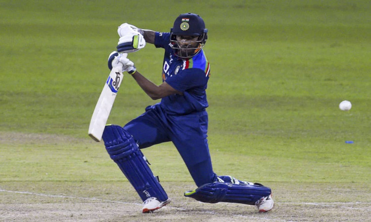 Dhawan becomes 10th Indian batsman to score 6000 ODI runs