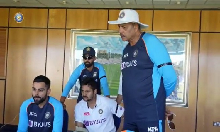 Kohli and boys cheer for Dhawan-led team India during win against Lanka