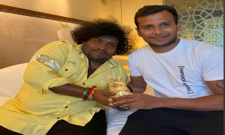 Indian Cricketer Natarajan meets South Indian actor Yogibabu