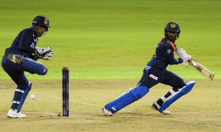 SL have won a thriller! They have won by four wickets to level the series 1-1.