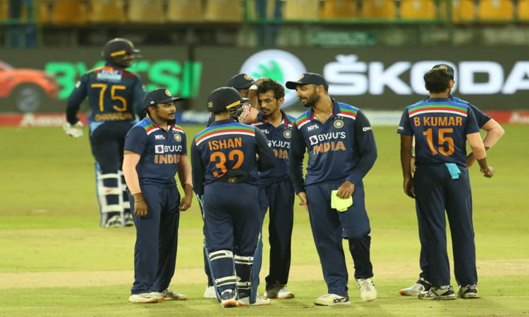 India bowl out Sri Lanka for 126, winning by 38 runs!