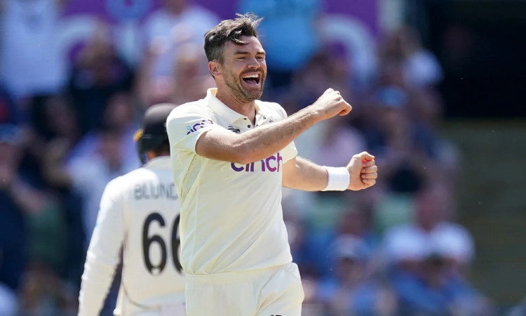 James Anderson becomes the 2nd bowler to take 400 Test wickets at home