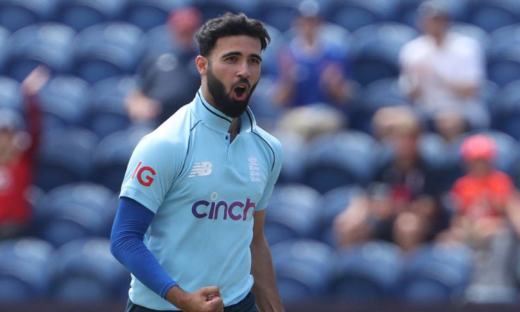 Saqib Mahmood called into the England squad as cover for the 2nd Test