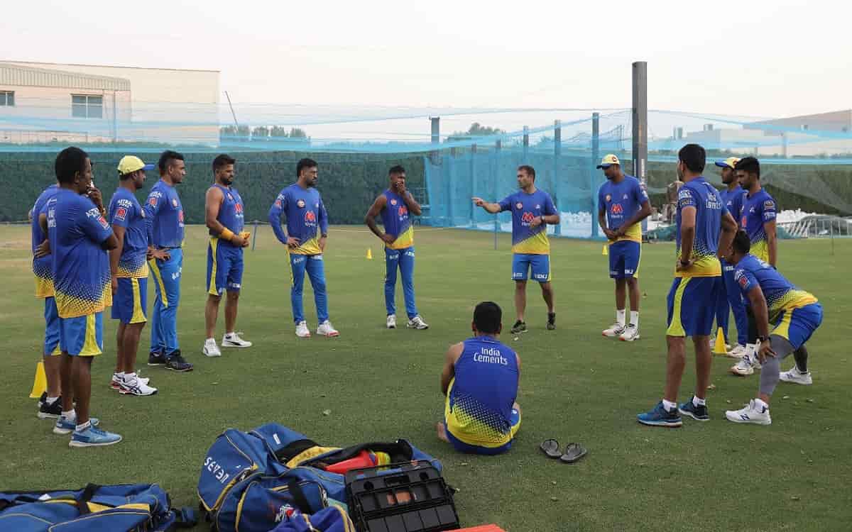 IPL 2021 के शेष मैचों को लेकर चेन्नई सुपर किंग्स तैयार, दुबई में की ट्रेनिंग शुरू Chennai Super Kings ready for remaining matches of IPL 2021 while training begins in Dubai