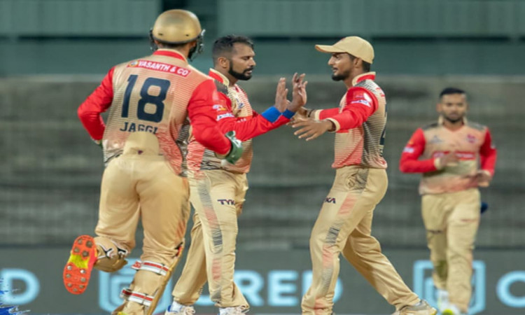 Chepauk Super Gillies have won the toss and have opted to field