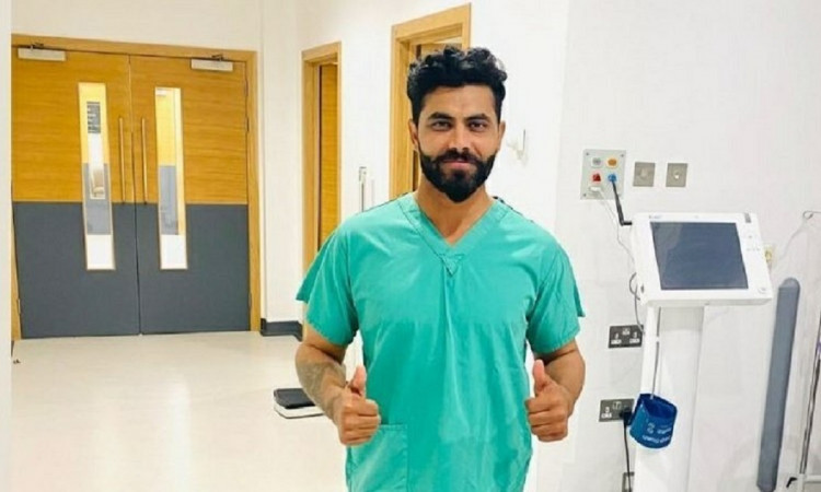 Jadeja Hurts Knee During 3rd Test, Taken For 'Precautionary Scans'