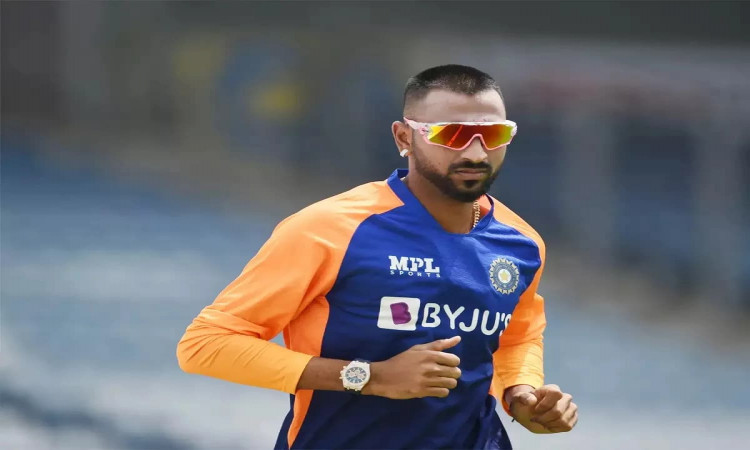 Krunal Pandya returns home after recovering from COVID-19 in Sri Lanka