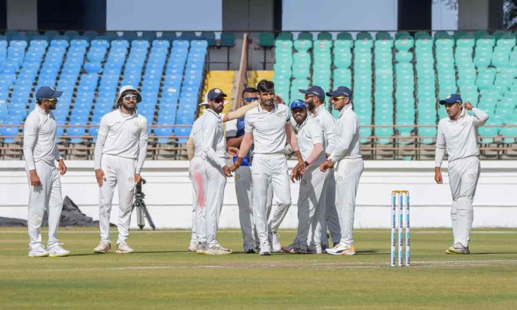 Cricket Image for घरेलू क्रिकेटरों को लेकर BCCI ने लिया बड़ा फैसला, मैच फीस में हुआ इजाफा