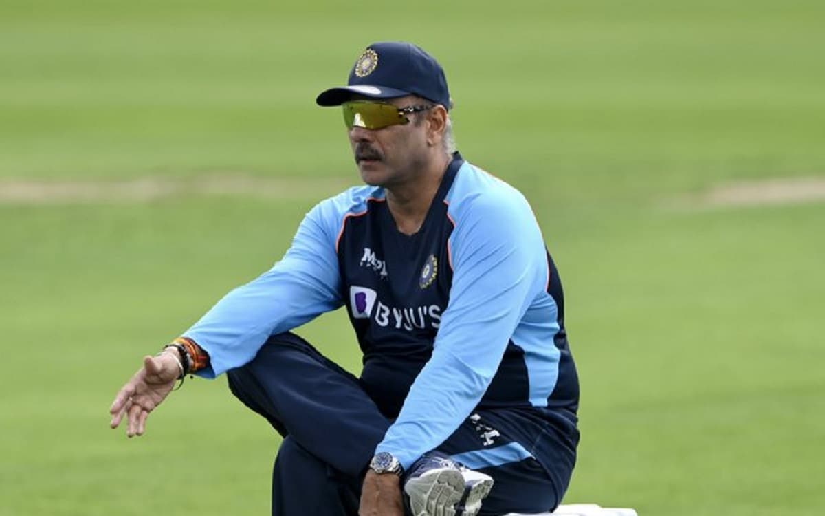 ENG vs IND: कोच रवि शास्त्री का RT-PCR टेस्ट आया पॉजिटिव, पांचवे टेस्ट से रहेंगे दूर Coach Ravi Shastri's RT-PCR test came positive and he will stay away from the fifth test against england