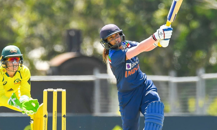 Mithali Raj first ever player to score 50+ runs in 5 consecutive ODI innings