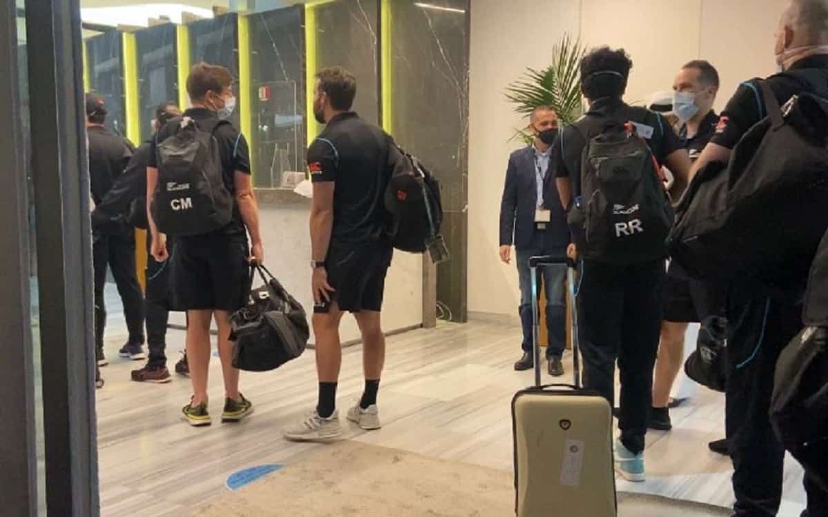  New Zealand team reached Dubai after canceling Pakistan tour while Mohammad Hafeez taunted