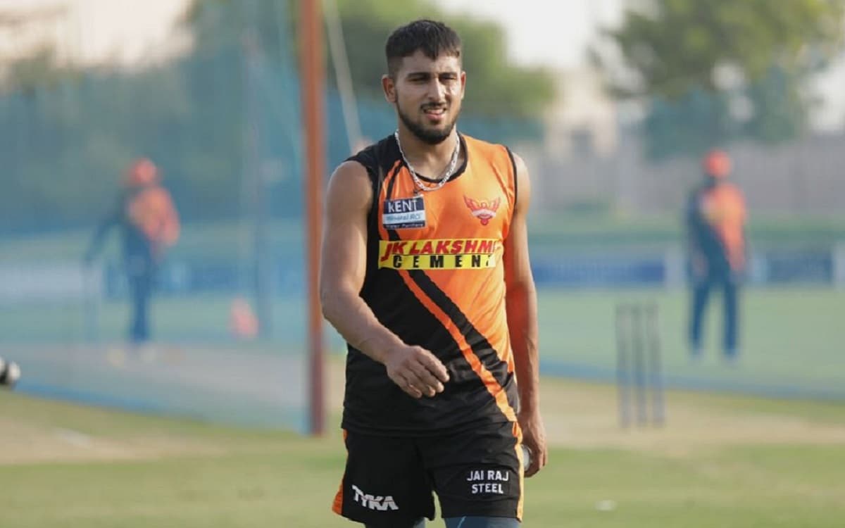 IPL 2021: सनराइजर्स हैदराबाद को मिला टी नटराजन का कोविड रिप्लेसमेंट, उमरान मलिक टीम से जुड़े Sunrisers Hyderabad gets t Natarajan's covid replacement by adding Umran Malik in the team