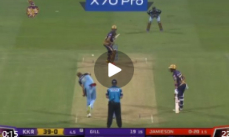 Cricket Image for VIDEO : MBA बैट्समैन ने लगाया जैमीसन को 88 मीटर छक्का, ज़िंदगी बदलने के लिए ठुकराई