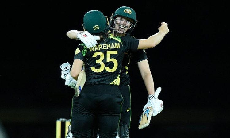 Aus W v Ind W, 2nd T20I: McGrath holds nerve as hosts clinch multi-format series with 4-wkt win