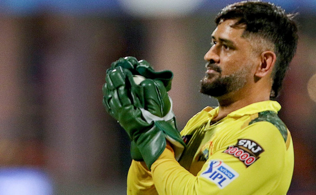 MS Dhoni completes 100 catches for Chennai Super Kings