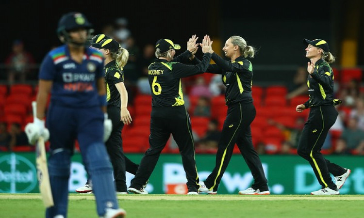 Aus W v Ind W, 3rd T20I: Visitors fail to finish tour on high after suffering 14-run loss
