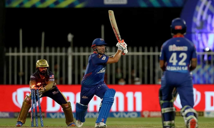 Delhi capitals looked helpless in front of KKR's bowling attack gave a target of just 136 runs