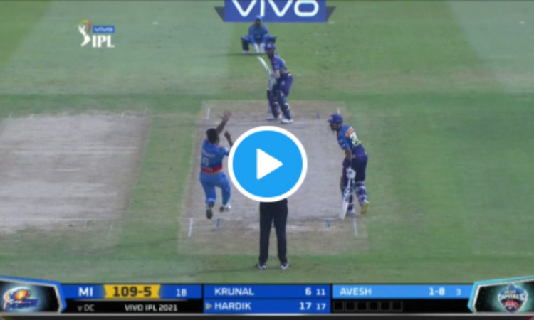 Cricket Image for VIDEO : टांगों के बीच से हुए हार्दिक पांड्या क्लीन बोल्ड, आवेश की यॉर्कर का नहीं थ