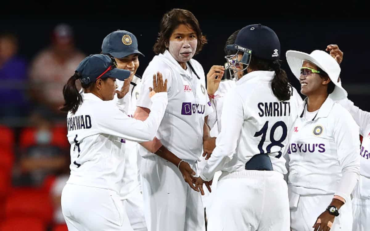 Cricket Image for AUSW vs INDW: पिंक टेस्ट पर भारतीय महिला टीम की पकड़ मजबूत, स्टंप्स तक ऑस्ट्रेलिया