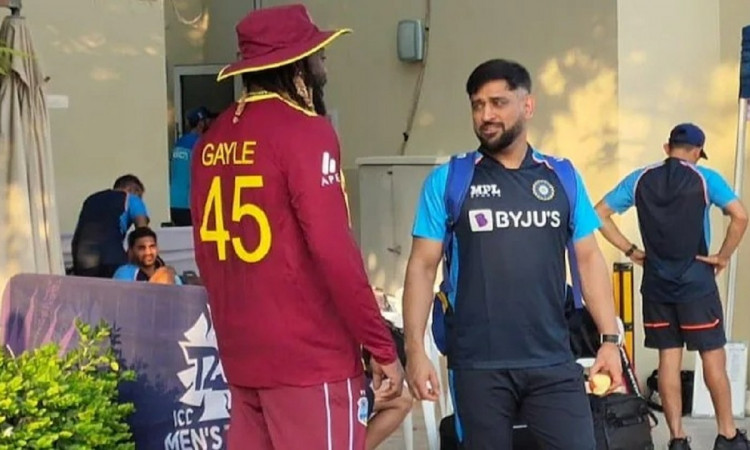 Cricket Image for Legends Dhoni & Gayle Catch Up With Each Other, Give A Memorable Moment For The Fa