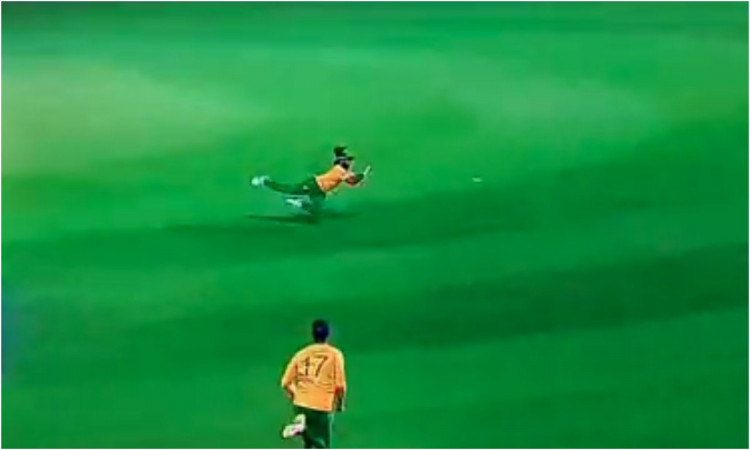 Cricket Image for VIDEO : 5 फीट 3 इंच के टेम्बा बावुमा बने सुपरमैन, पकड़ा हैरान कर देने वाला कैच