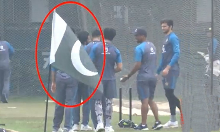 Cricket Image for Ban Vs Pak Pakistan Team Plants National Flag On Ground Watch Video
