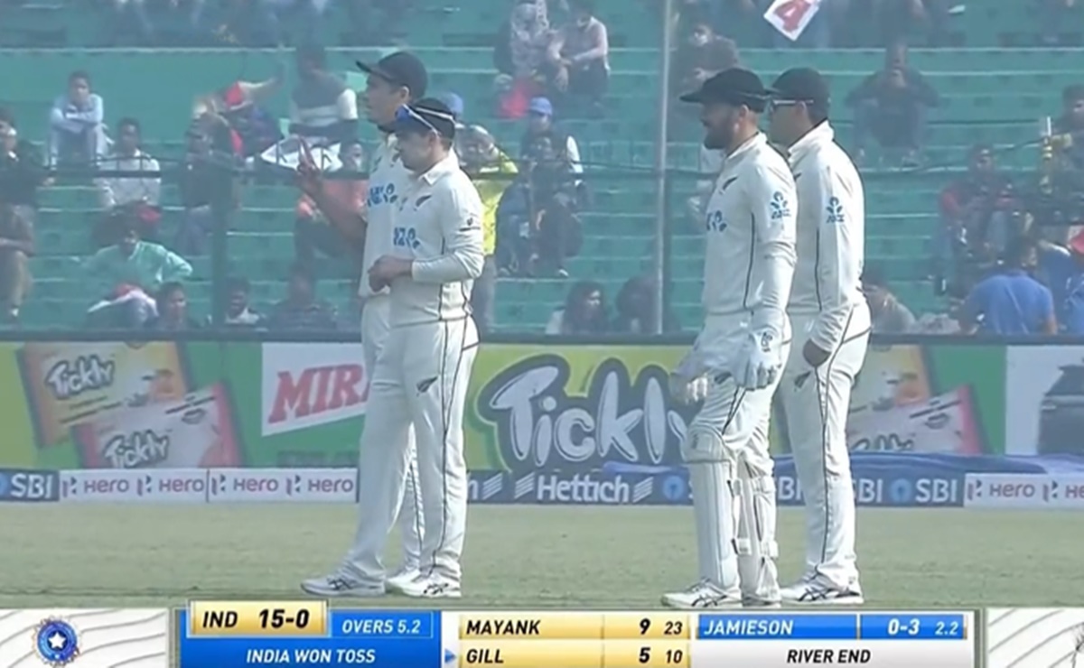 India Vs New Zealand 1st Test The Stadium Resonated With The Slogan Of Pakistan Murdabad Watch Video in Hindi - VIDEO: लाइव मैच में लगे 'पाकिस्तान मुर्दाबाद' के नारे, गला फाड़कर चिल्लाए