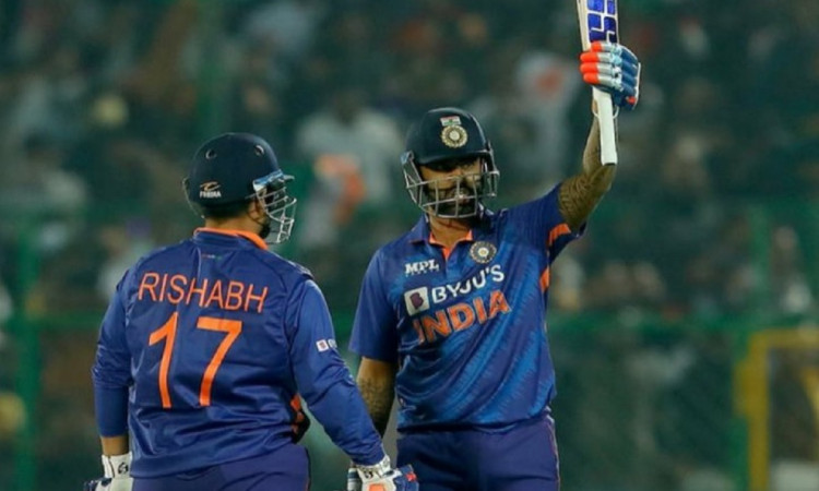  India beat New Zealand by 5 wickets in first t20i