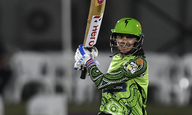 VIDEO:  Smriti Mandhana Smashes Century For Sydney Thunders While Chasing 175 In BBL