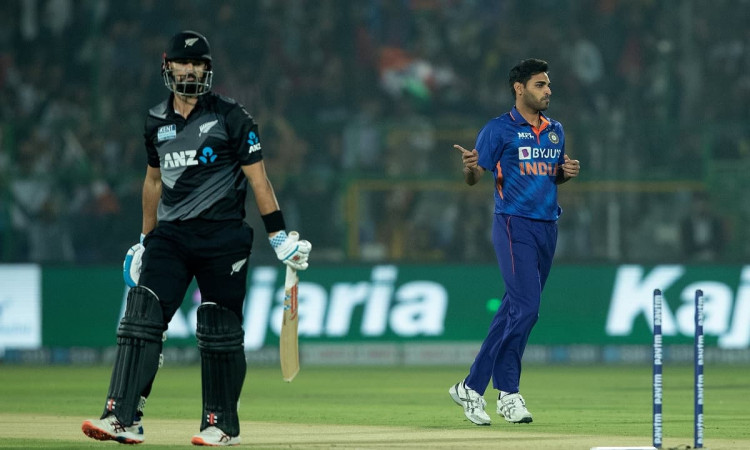Cricket Image for VIDEO: 'Desperate' Bhuvneshwar Signals Return To Form, Stuns Daryl Mitchell For Du