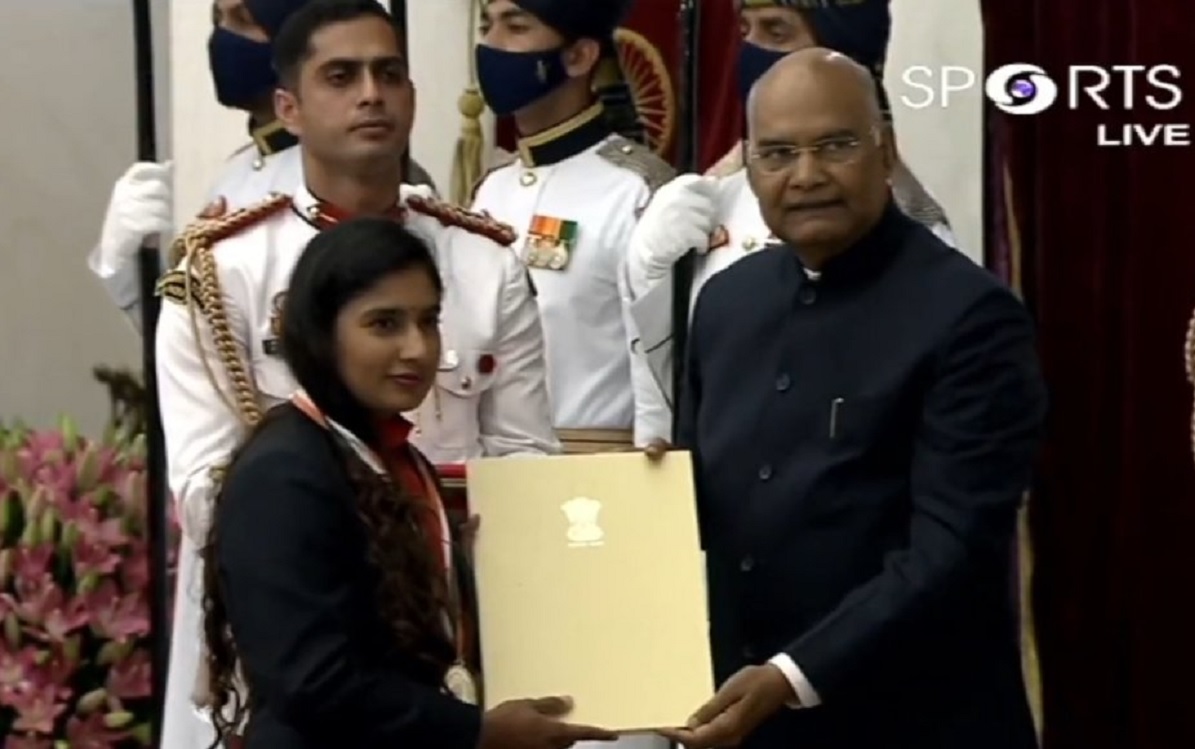 VIDEO: Mithali Raj Becomes First Women Cricketer To Receive 'Khel Ratna' Award