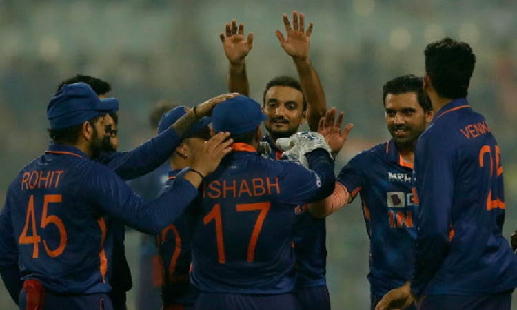 Cricket Image for VIDEO: Rishabh Pant 'Shows' Slippery Expertise, Runs Back & Slips But Dismisses Ne