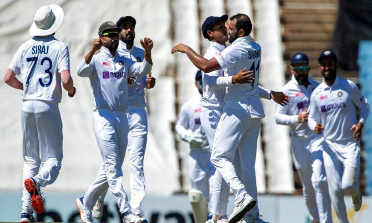 Cricket Image for SAvsIND : पाँचवे दिन भारत को जीत के लिए चाहिए 6 विकेट और दक्षिण अफ्रीका को 211 रन 