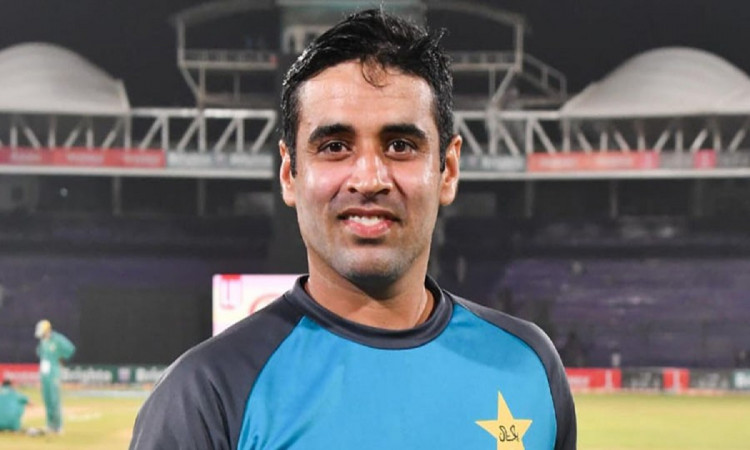 Cricket Image for मैच के दौरान सीने में दर्द के बाद अस्पताल में भर्ती हुए पाकिस्तान के आबिद अली 