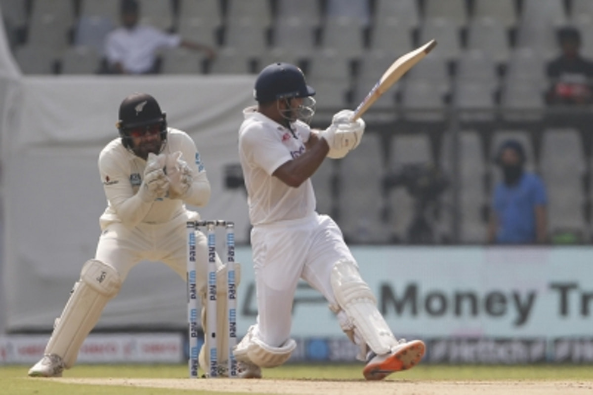 Mumbai Test:  शानदार शुरूआत के बाद एजाज पटेल की फिरकी में फंसे भारतीय बल्लेबाज, गिरे 3 विकेट