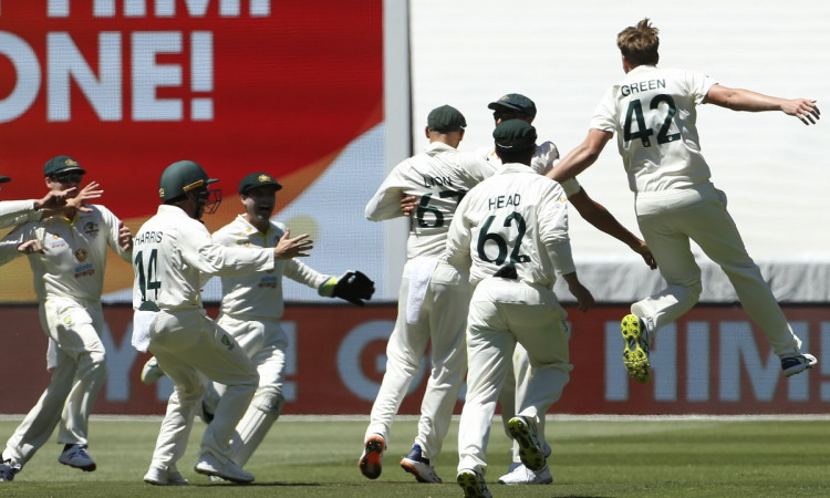 Cricket Image for Australia Thrashes England At MCG To Retain Ashes 