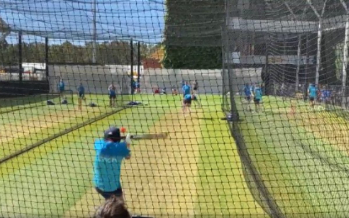 Cricket Image for VIDEO : नेट्स में भी आग उगल रहे हैं बेन स्टोक्स, रूट के हेल्मेट पर मारी तेज़तर्रार
