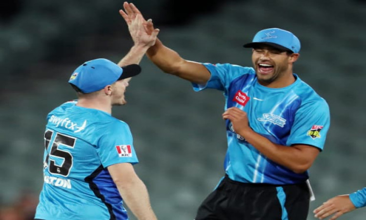 BBL 11: Adelaide Strikers beat Melbourne Renegates by 49 runs