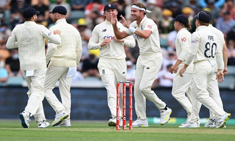 Ashes, 5th Test: Broad, Robinson put Australia on backfoot (Dinner, Day 1)