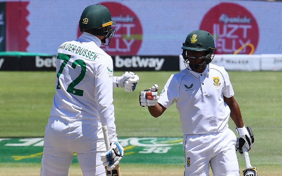 Cape town test South Africa 100/3 at lunch on day 2, trail by 123 runs