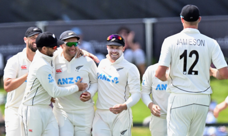 New Zealand win the second Test, leveling the series 1-1 against Bangladesh