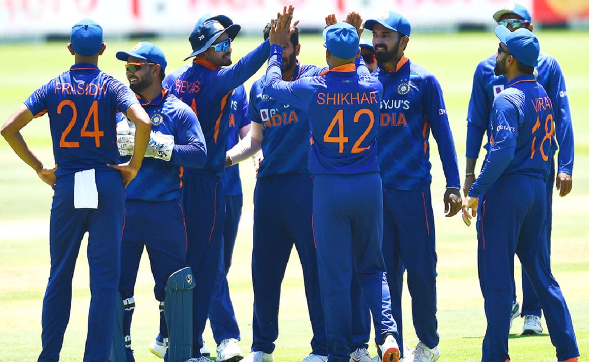 Cricket Image for SAvsIND : क्लीन स्वीप बचाने के लिए तीसरे वनडे में भारत को बनाने होंगे 288 रन 